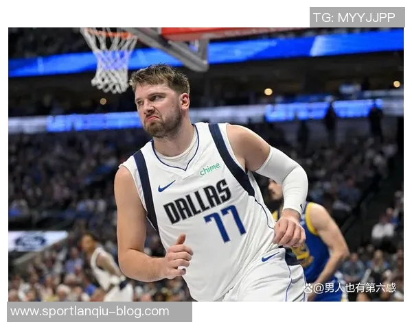 六年前的今天科比与女儿Gigi现场观赛用东契奇母语互喷垃圾话的温馨时刻